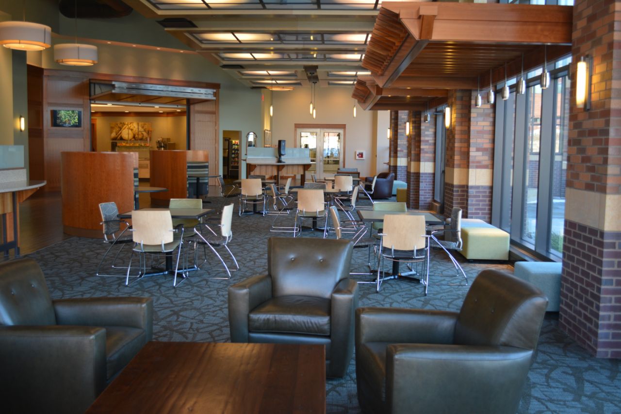 A picture of the tables and chairs in the Feynman cafeteria.